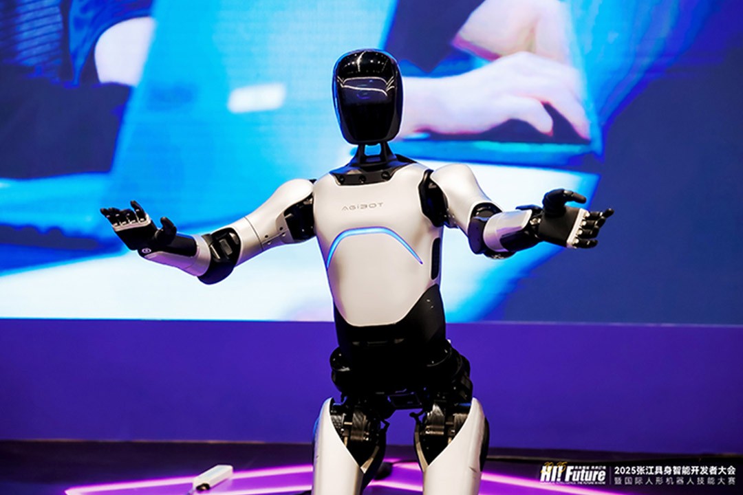 星空官网-决战新能源 | 柯衍鹏×邱会超：并肩作战的日与夜